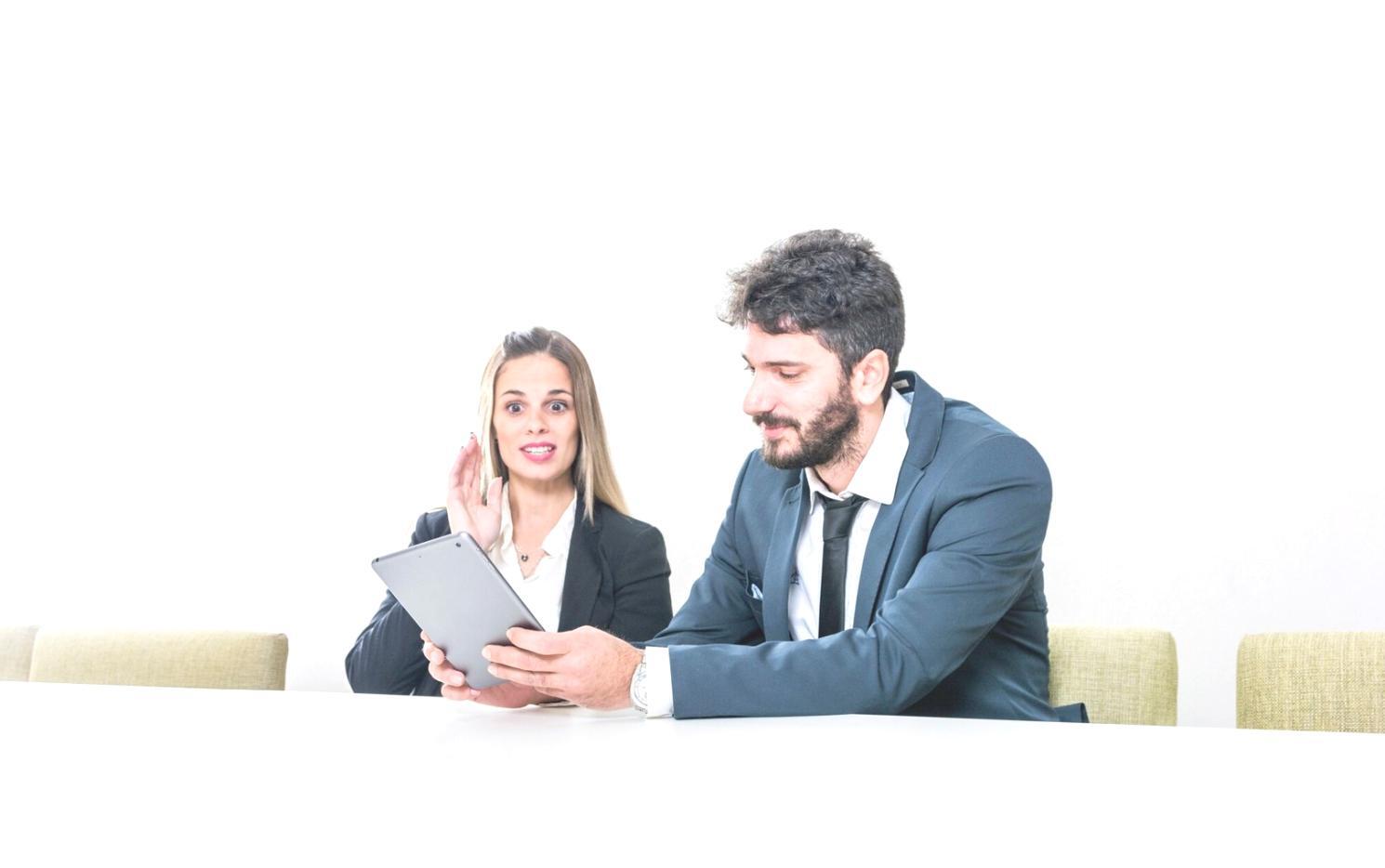 Sesión de análisis financiero con expertos